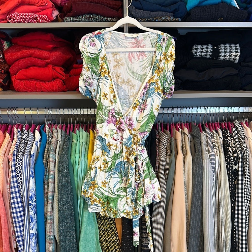 Lush white/multicolor floral short sleeve wrap romper size S